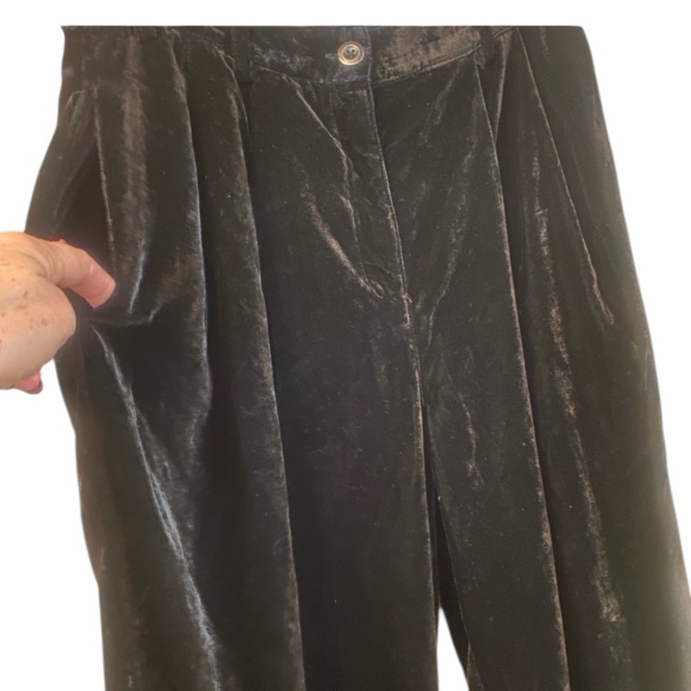 BDG Women’s Black Velvet High Waisted Pleated Pants New Size 8/10